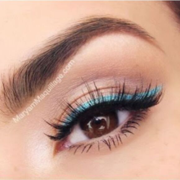 Too Faced Waterproof Killer Turquoise Gel Eye Liner - Picture 5 of 15